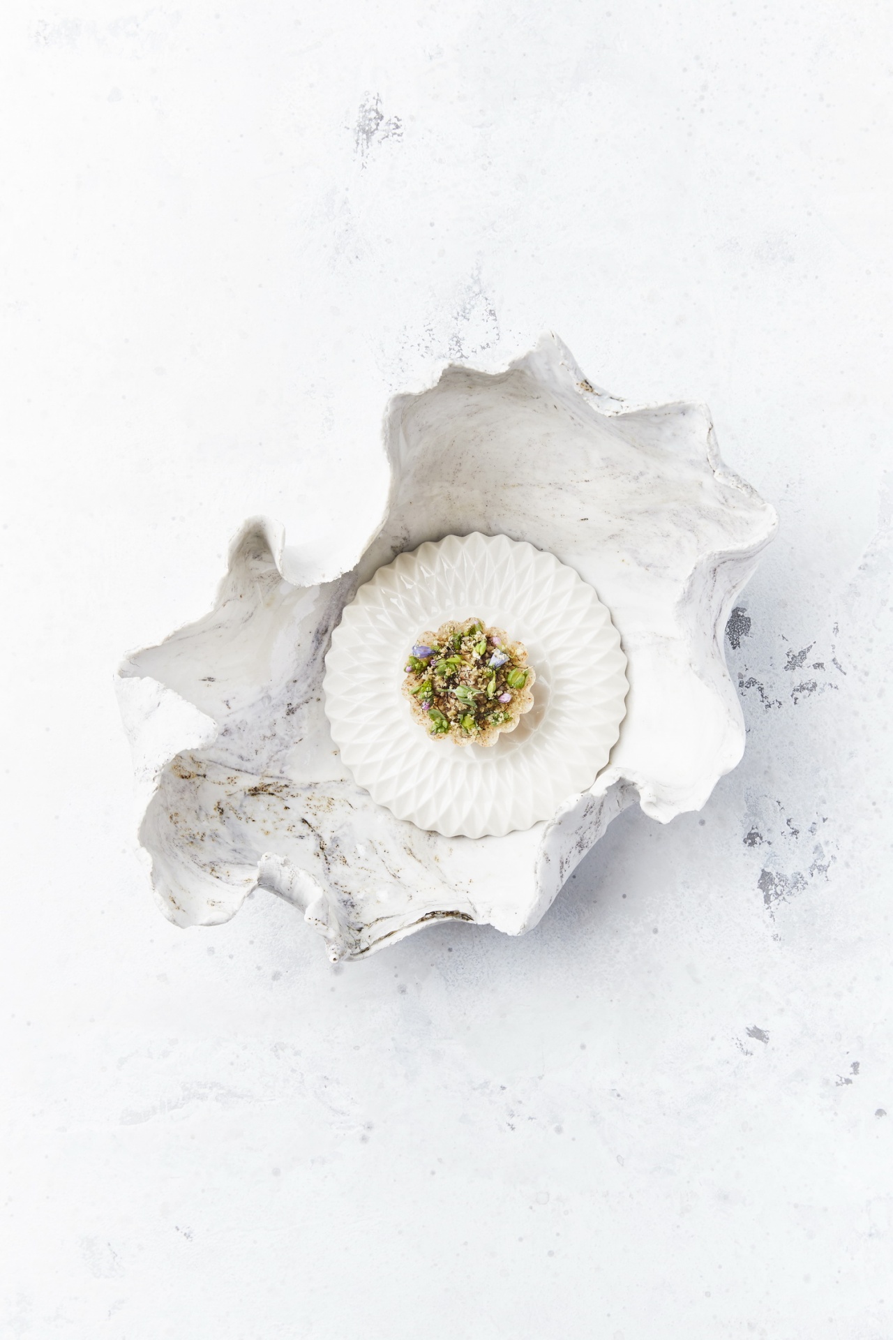Geranium - Oyster _Tartlets_ with Cucumber & Truffle Seaweed - PRINT - Photo Credit - Claes Bech-Poulsen.jpg