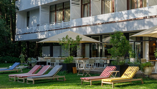 Лето наступило: 20+ террас Северной столицы. Часть 2